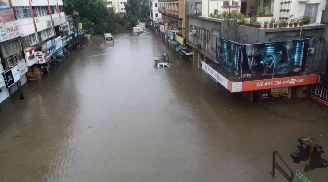 Nagpur Deluge Overwhelms City 202.4 mm Rain Floods Emergency Rescues